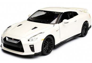 Bburago Nissan GT-R (2017) White 1:24