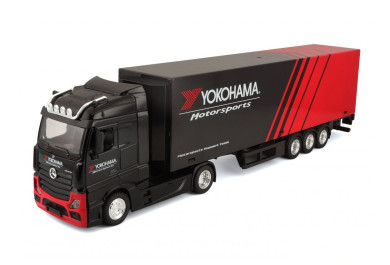 Bburago kamion Mercedes Benz Actros Gigaspace Yokohama 1:43