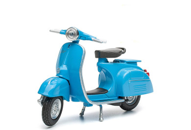 Welly Vespa 1970 150 cc (light blue) 1:18