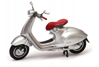 Welly Vespa 2017 946 (silver) 1:18